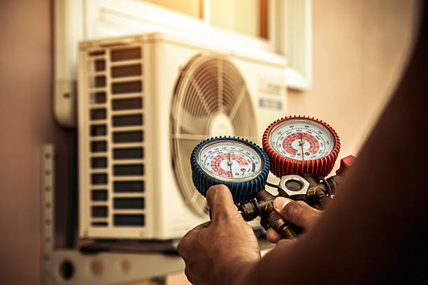 Professional Hvac technician working in Rochester, MI